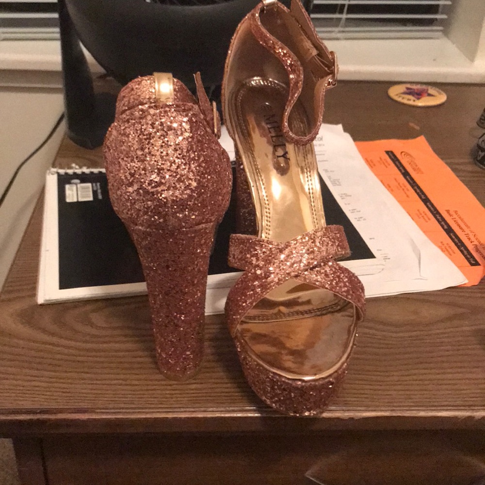 Heels - Picture 3 of 3